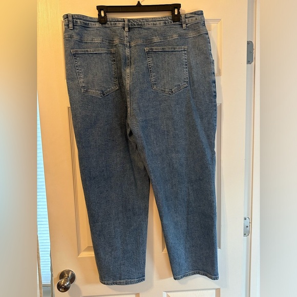 High Waist Tapered Jeans - Plus Size - Picture 6 of 8